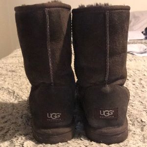 Classic short ugg size 8